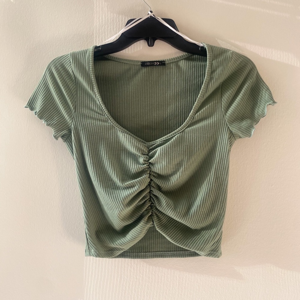 Cropped ruched short sleeve top